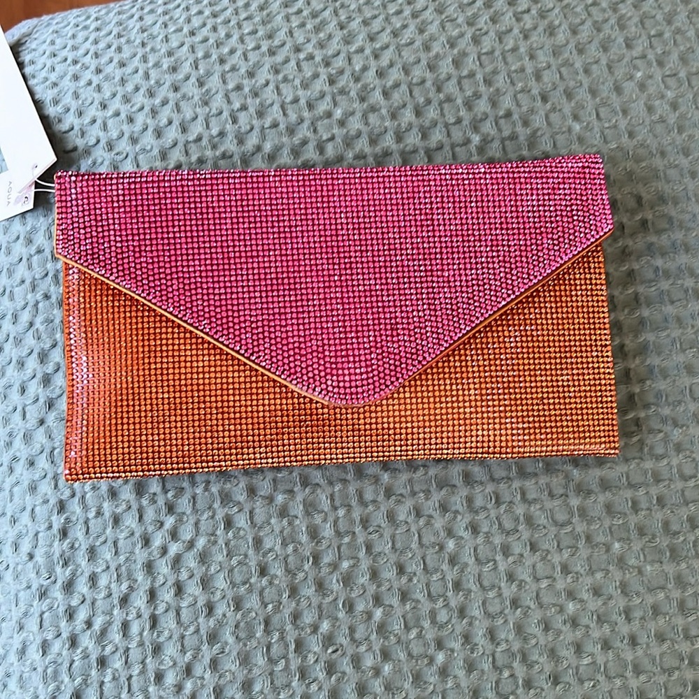 Aqua clutch